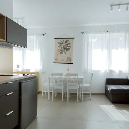 Apartment Ivino Omis
