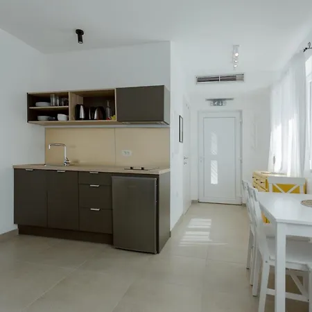 Ivino Apartment *