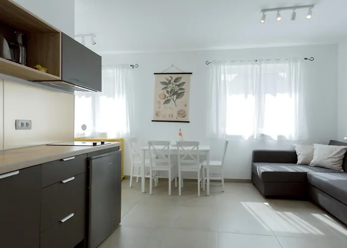 דירה Ivino אומיס