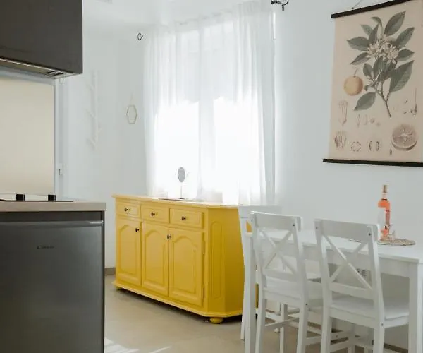 דירה Ivino אומיס